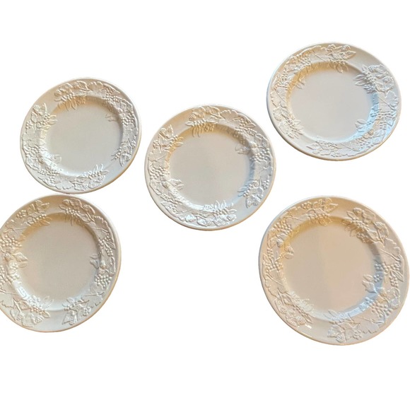 Stefani Dinner Plates Ceramic Embossed Grapes Set Of 5 Made In Italy White 10.5" - Picture 1 of 9